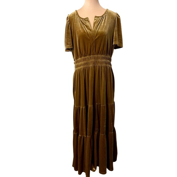 See And Be Seen Dresses & Skirts - See and Be Seen Velvet Maxi Dress Size M Gold Tiered Boho Cottagecore Romantic